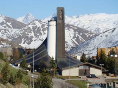 eglise alpe huez exterieur